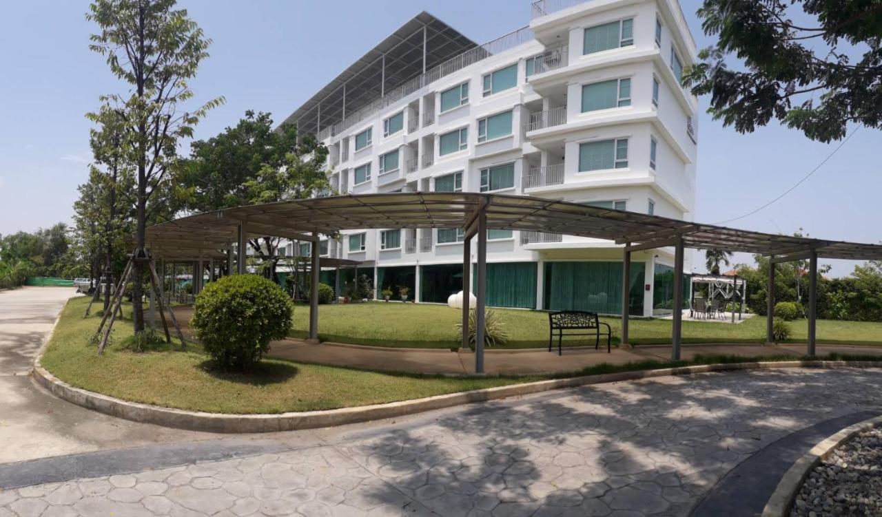 Отель The White Garden Premier Saraburi Ban Dao Ruang  Экстерьер фото