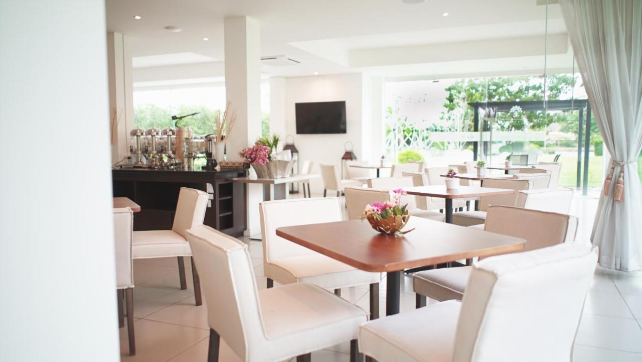 Отель The White Garden Premier Saraburi Ban Dao Ruang  Экстерьер фото